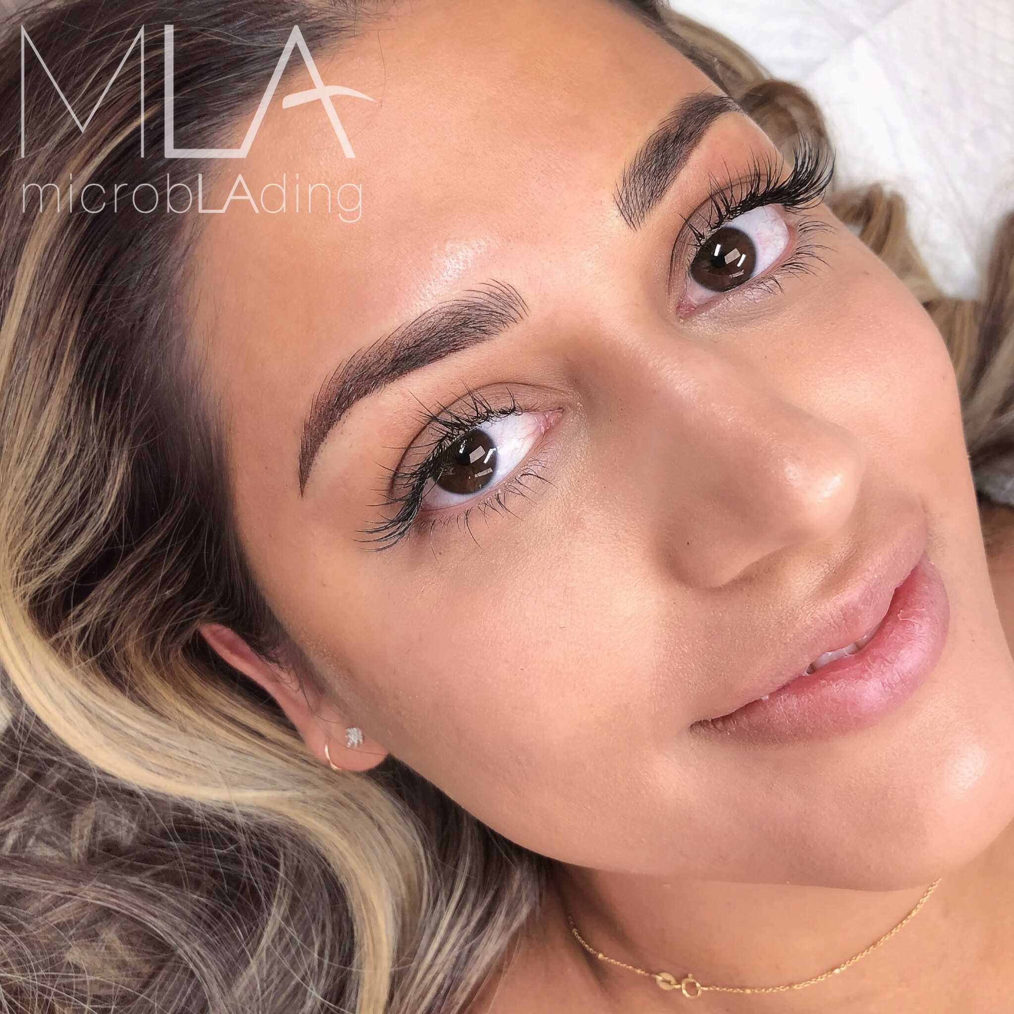 Brunette,Combo Brows